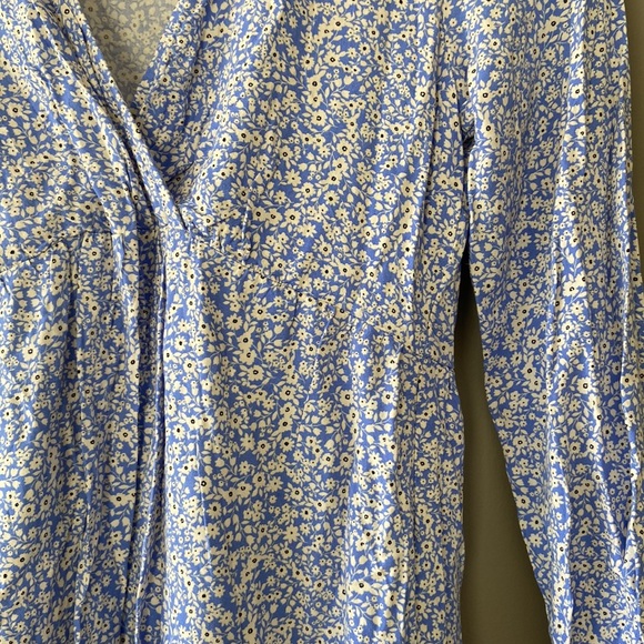 Nobody’s Child Blue and White Floral Mini Dress - Picture 2 of 5